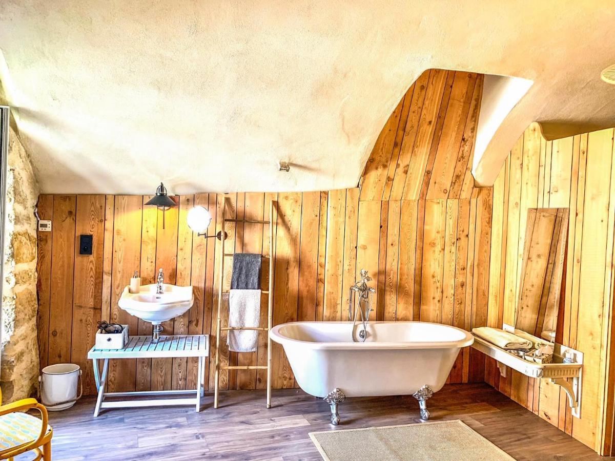 Les Volets Rouges Bed & Breakfast Arbois Exterior photo